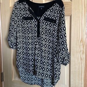 MY MICHELLE black and white pattern blouse | Size M | in excellent condition